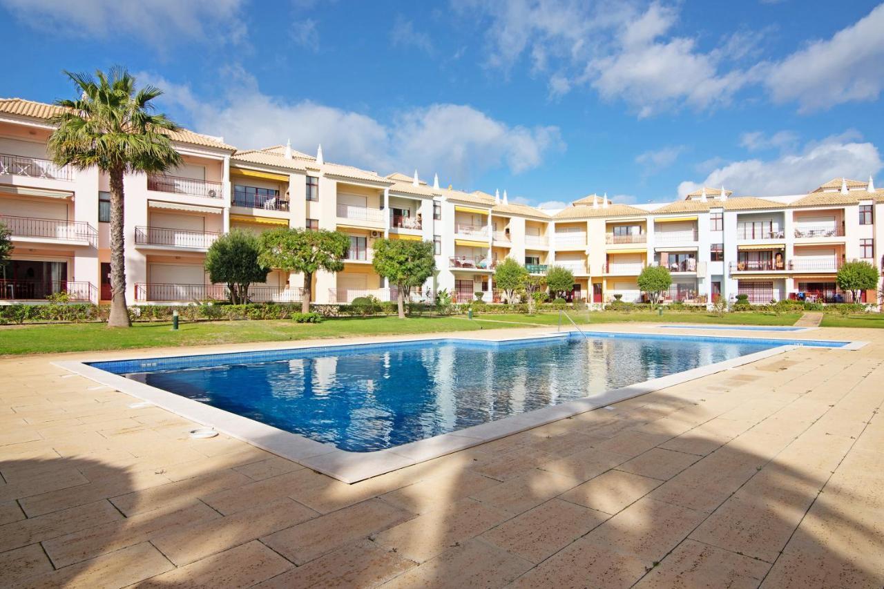 Columbus Beach Apartment กัวเตย์รา ภายนอก รูปภาพ